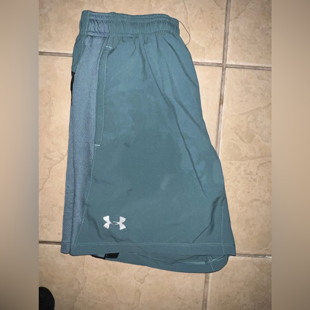 UNDER ARMOUR shorts 7inch